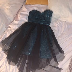 emerald green party dress!